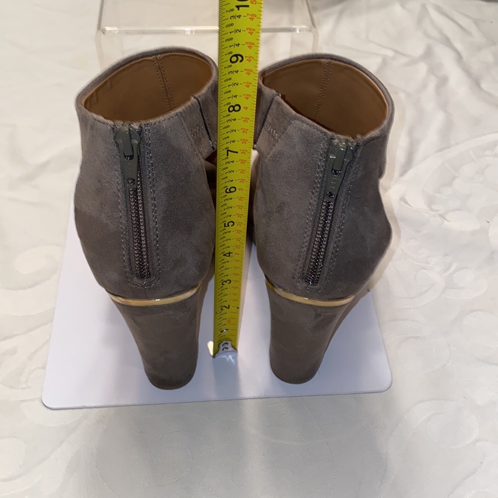 Euc Report Size 10 Gray Suede, Open Toed Shoes Wi… - image 4